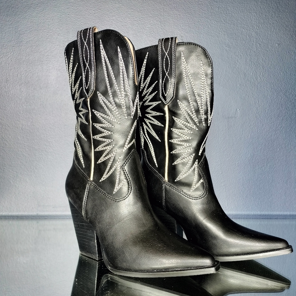 Black Oasis society western boots with heel women's size 6